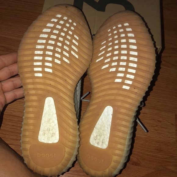 Yeezy 350 V2. Sesame - Picture 5 of 8